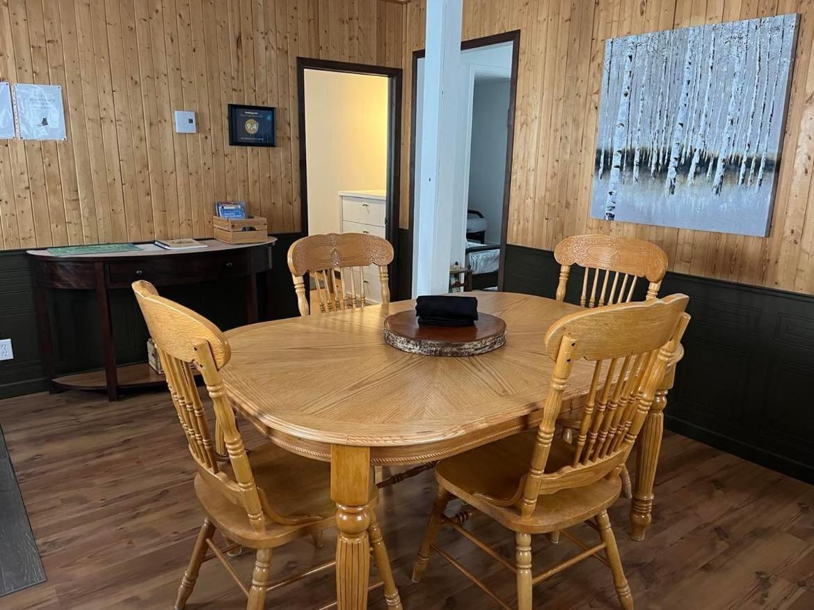 Petit-Saguenay La Cabane Chez Jimmy מראה חיצוני תמונה